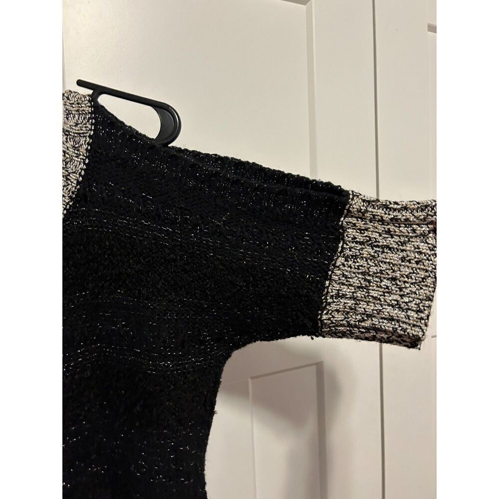High Quality Boutique Cold Shoulder Women's Sweater, Size L, 3/4 sleeve - Picture 2 of 6